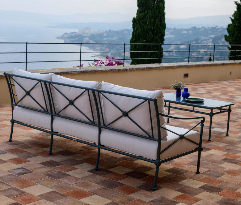 1800 Sofa - Two Sizes