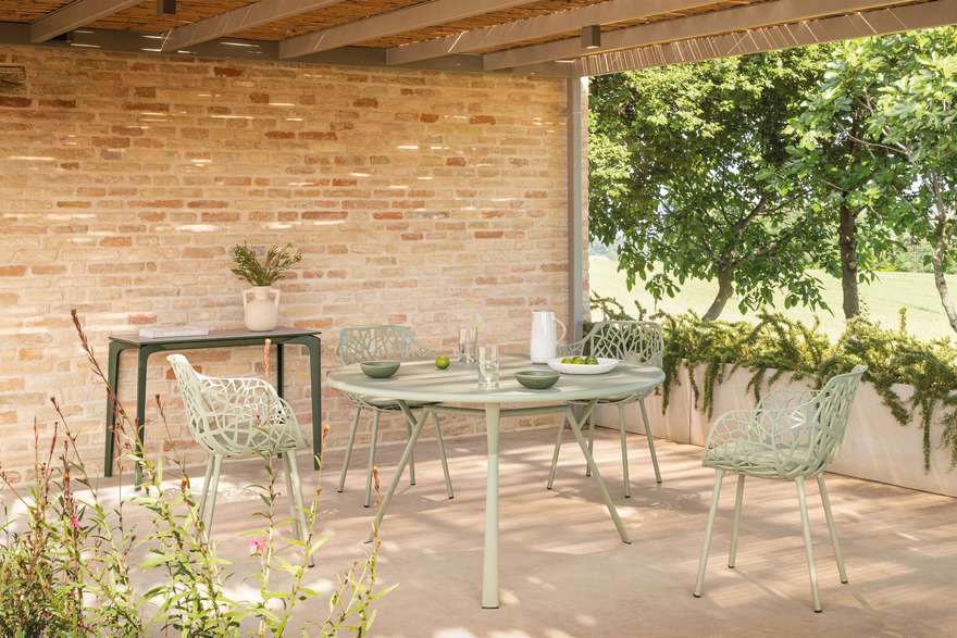 Moai Round Dining Table - 2 Sizes