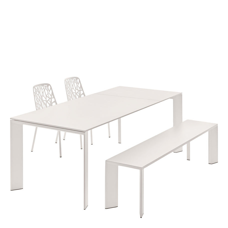 Grande Arche Tables