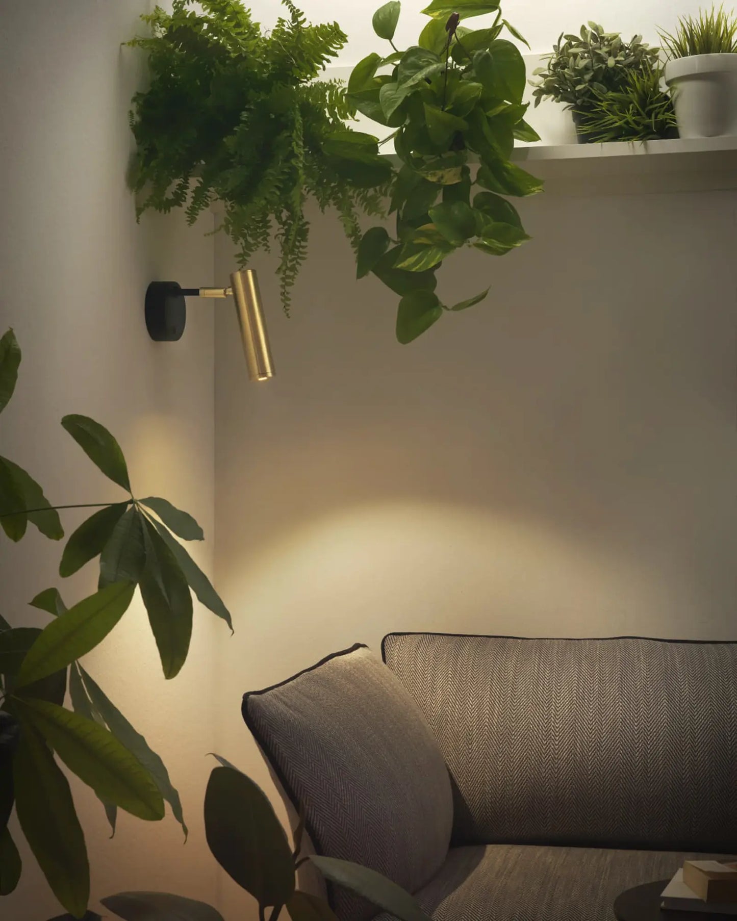 Maru Wall Light