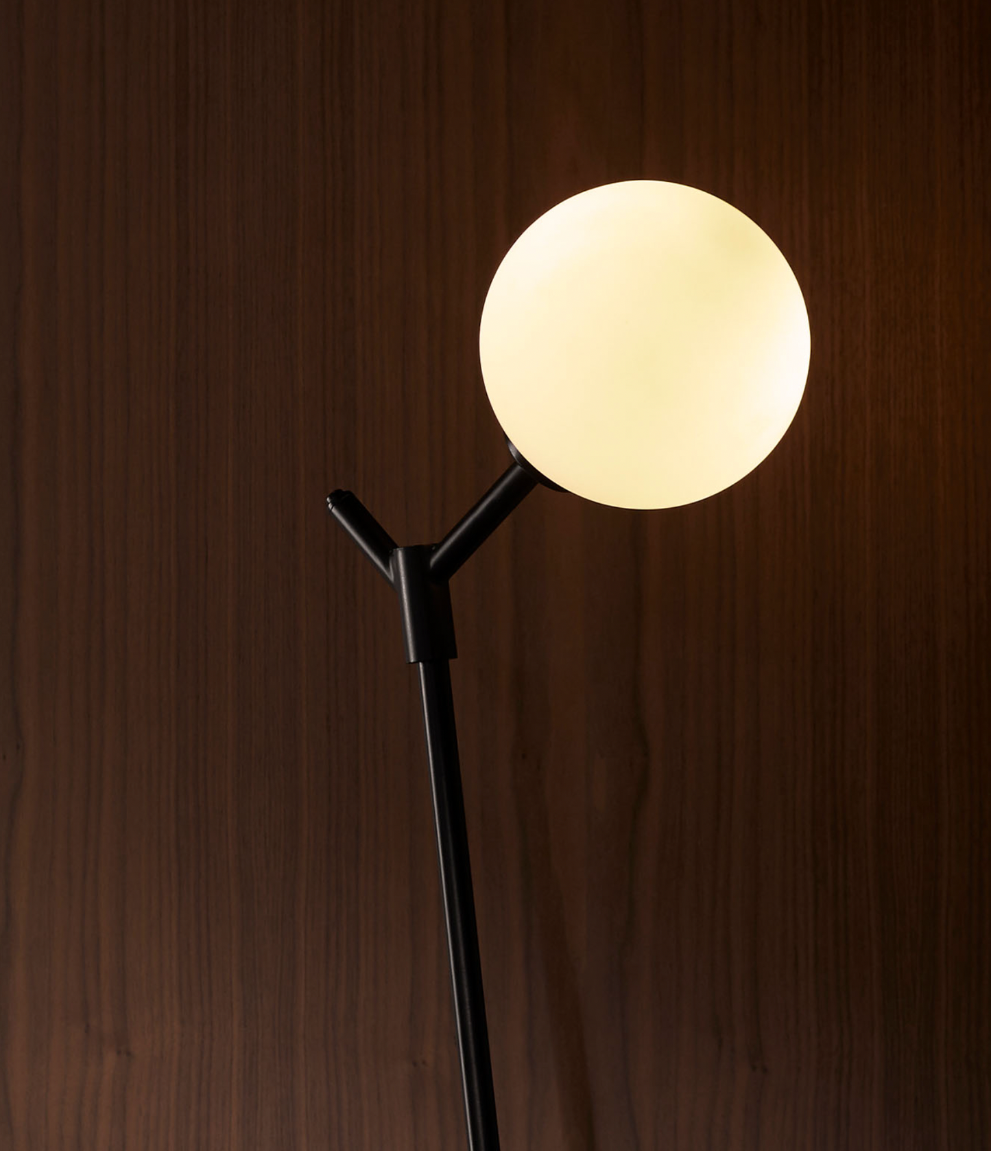 Atom Table Lamp