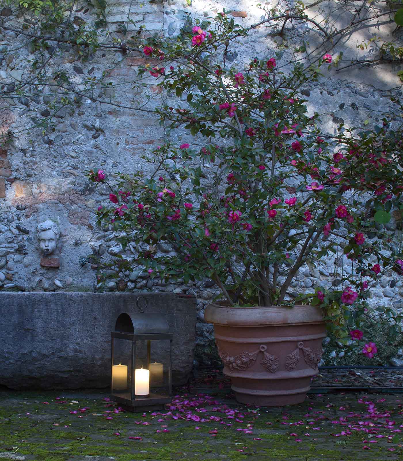 Round Lanterne Outdoor Floor Lamp