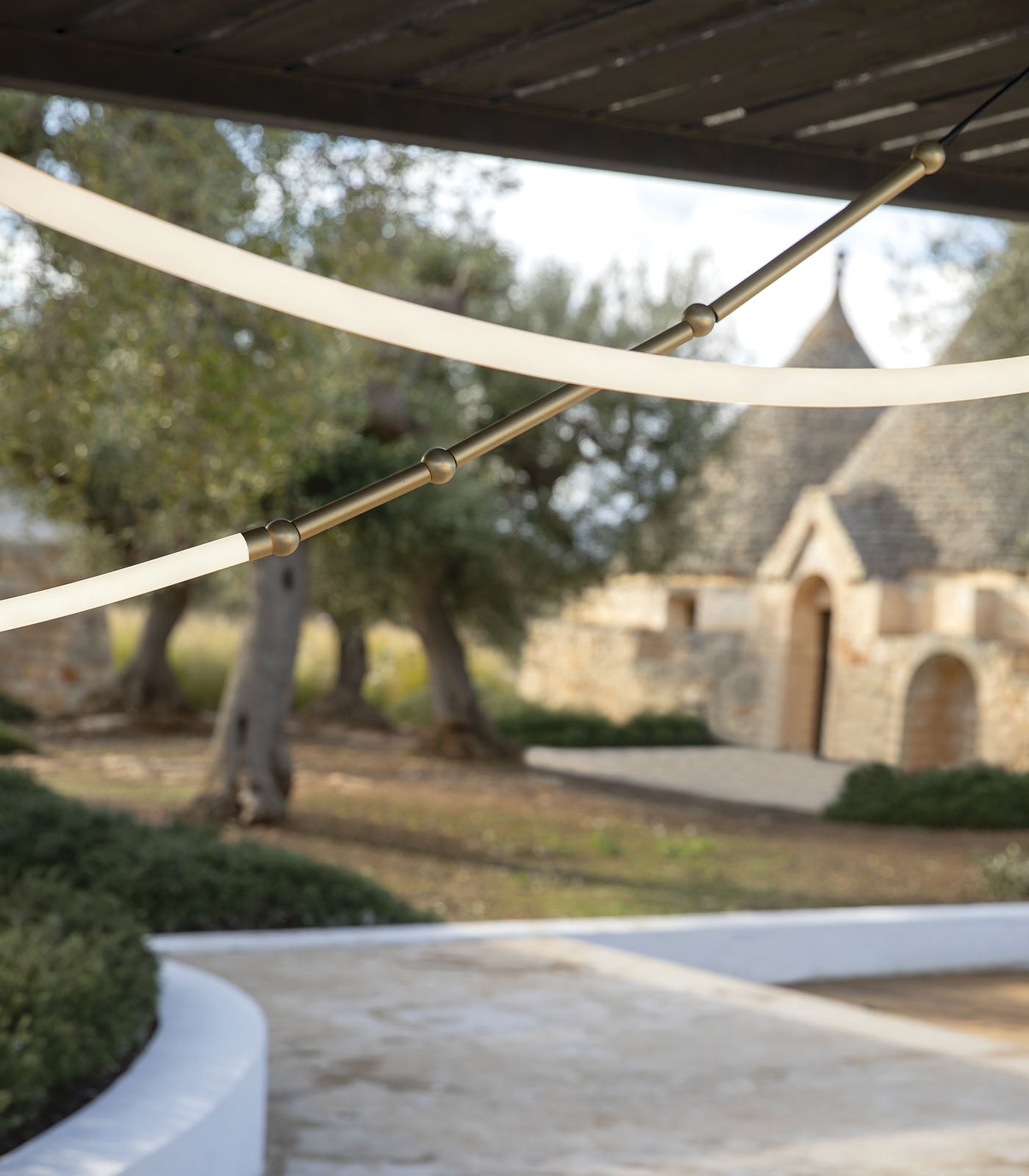 Leda Outddor Curve Pendant Light