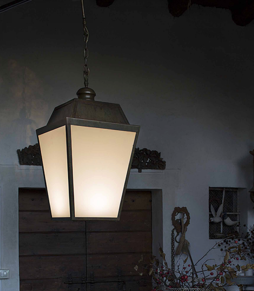 Quadro Pendant Light