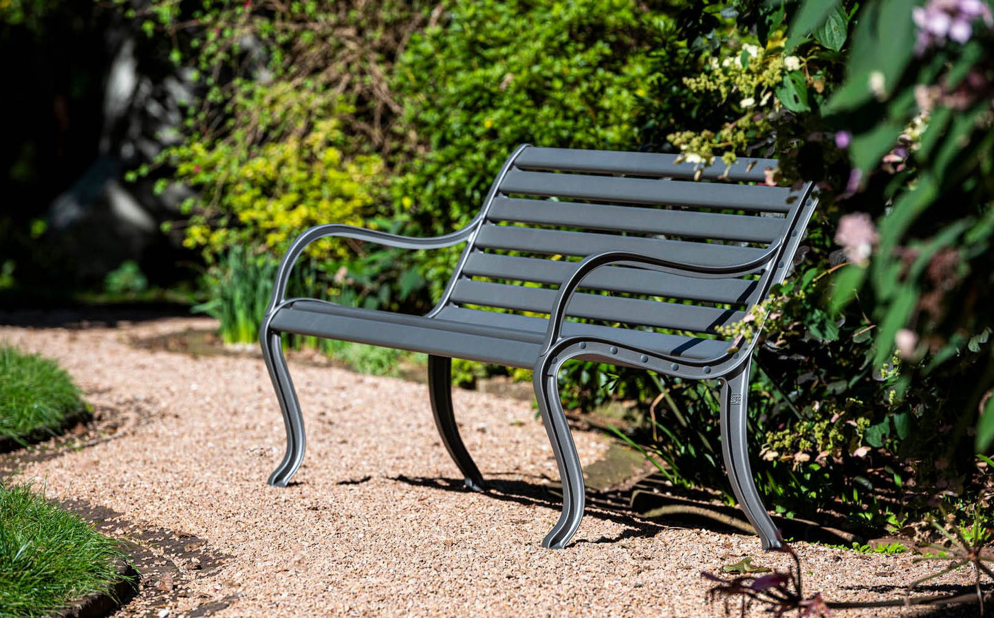 Oasi Outdoor Bench - 2 Sizes