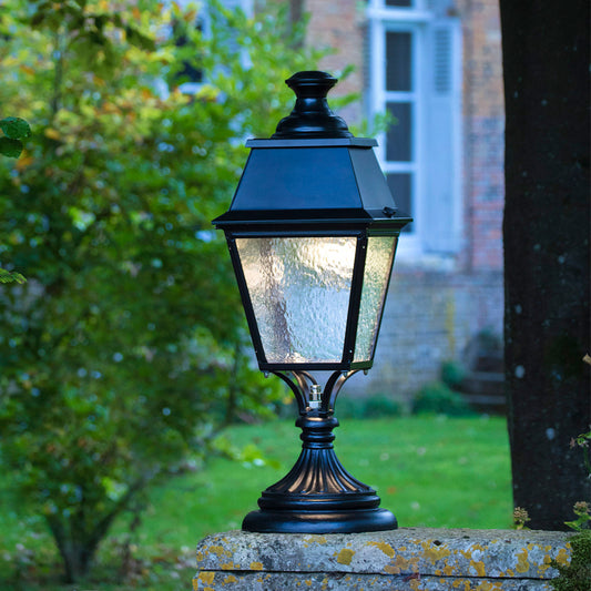 Avenue 4 Model 6 Lamp Post