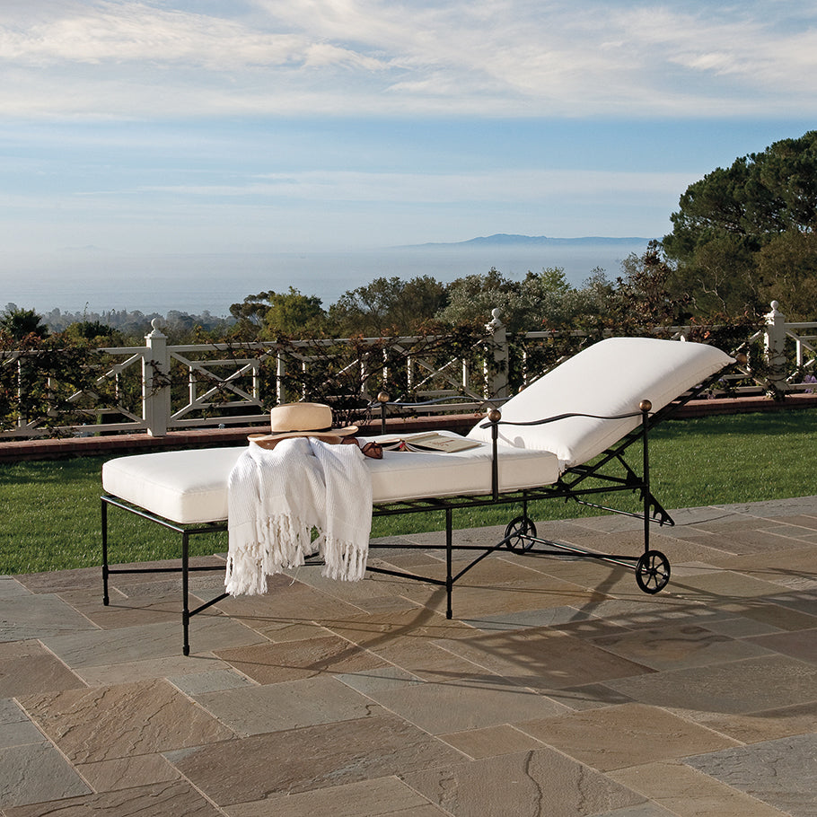 Amalfi Chaise Lounge with Arms