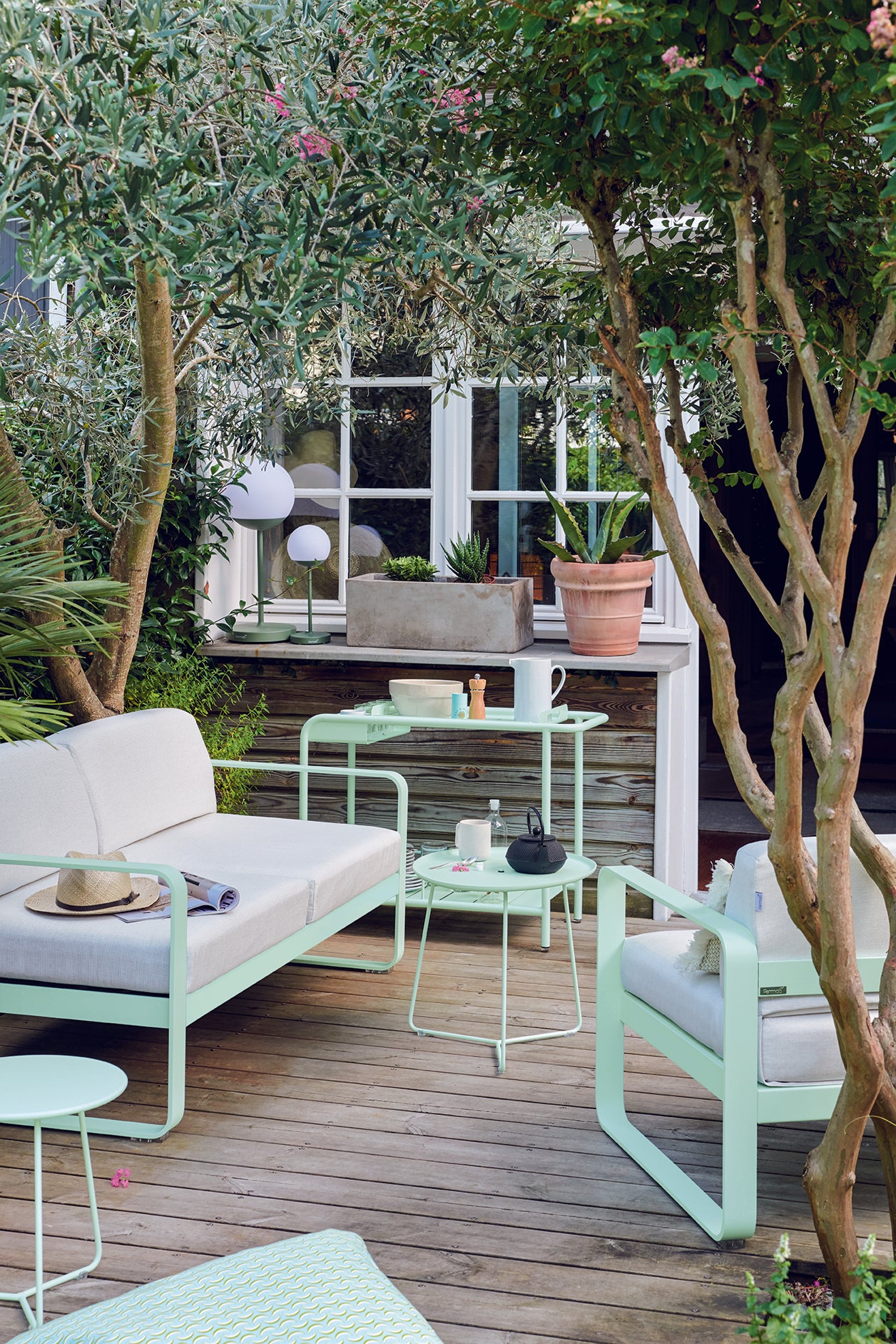 Cocotte Low Table with Removable Top