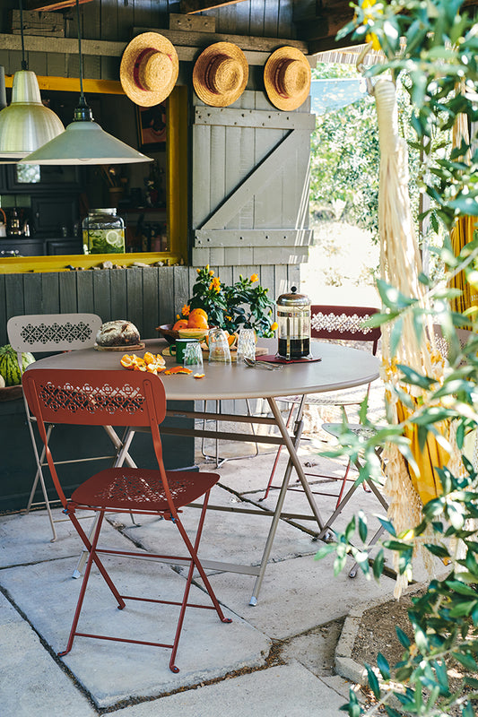 Caractere Folding Table 128cm x 128cm