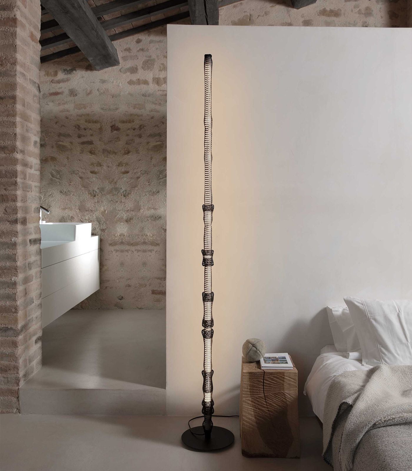 Accipicchio Floor Lamp