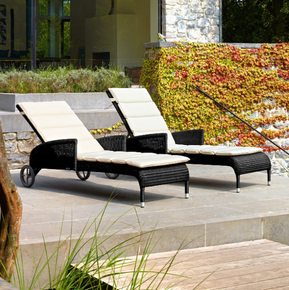 Safi Sunlounger with Arms