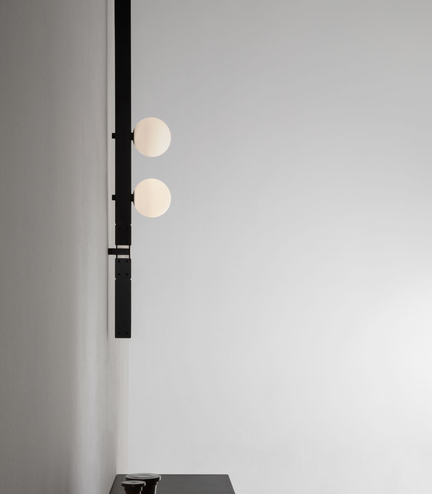 Stant Wall Light
