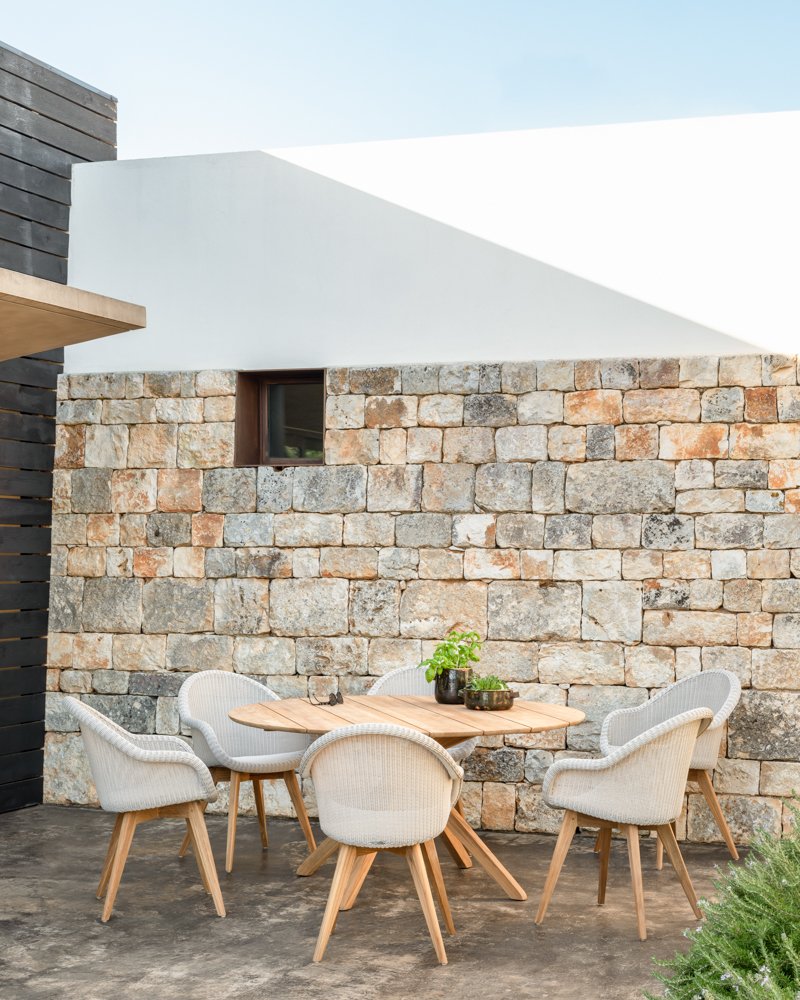 Noa Dining Table