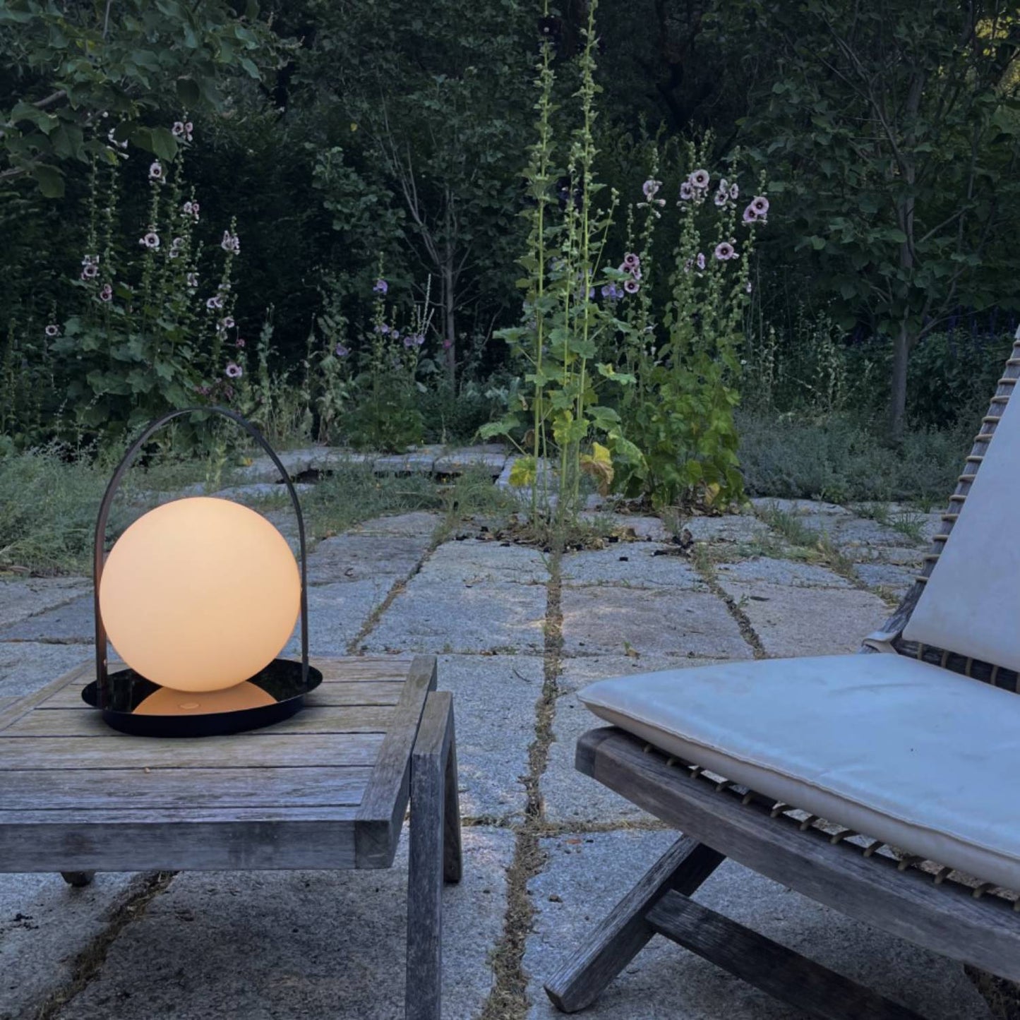 Bola Lantern by Pablo