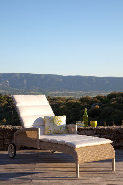 Safi Sunlounger with Arms