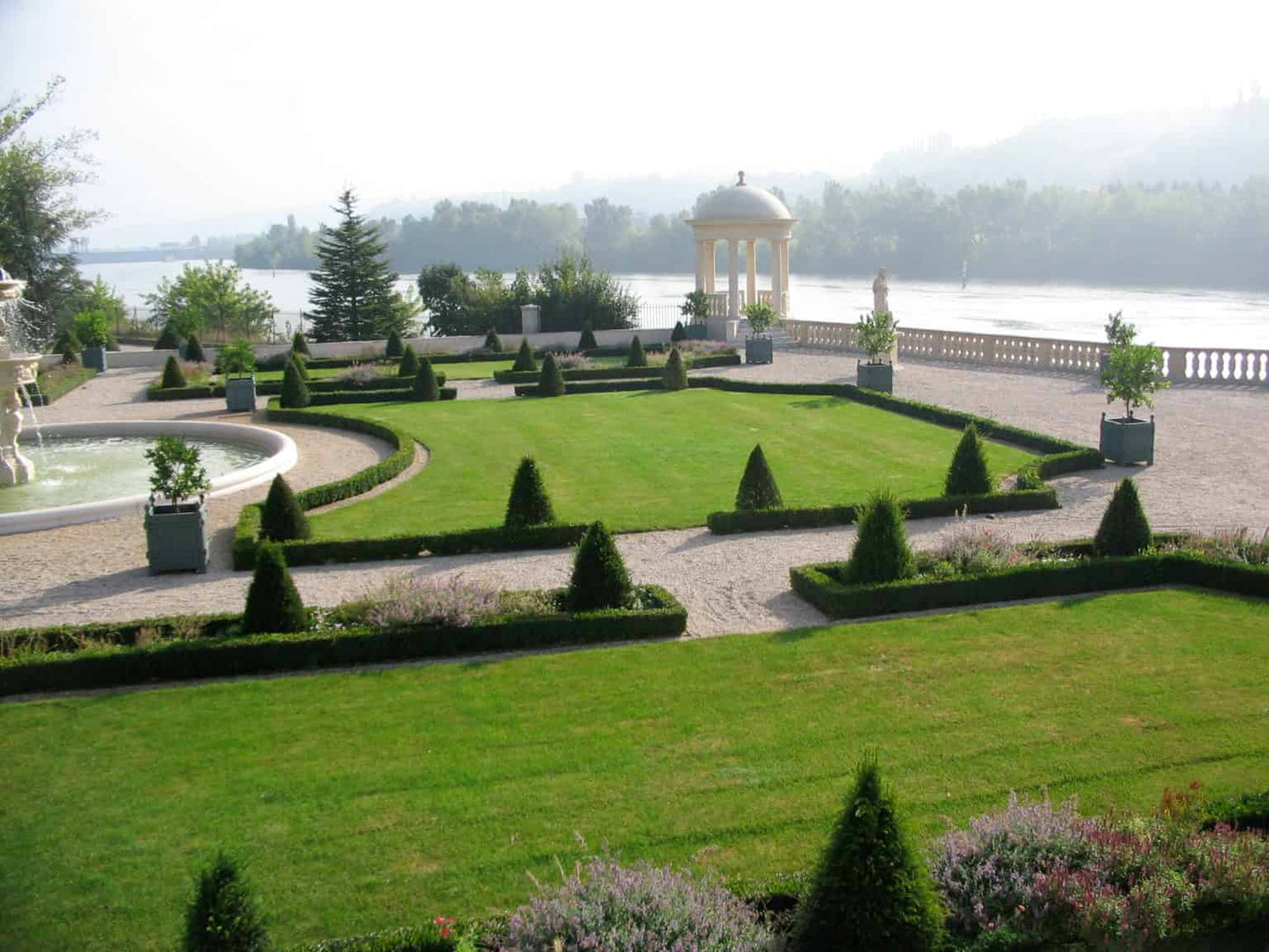 Versailles Citrus Planter